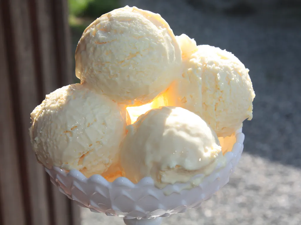 Sladoled od slag kreme od vanilije