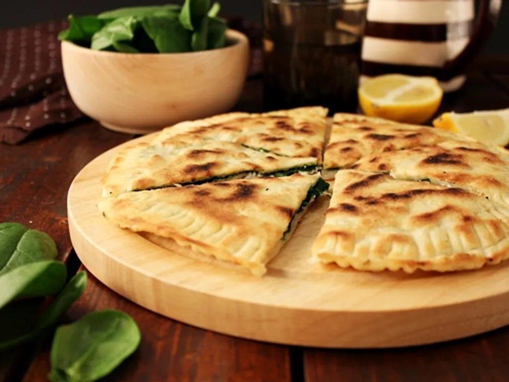 Turske palačinke – Gözleme sa špinatom i feta sirom