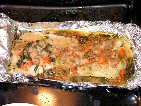 Riba u foliji sa povrćem i parmezanom