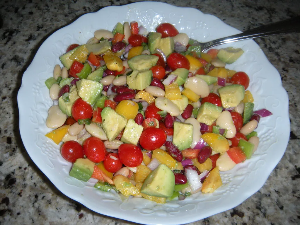 Salata od graha i avokada