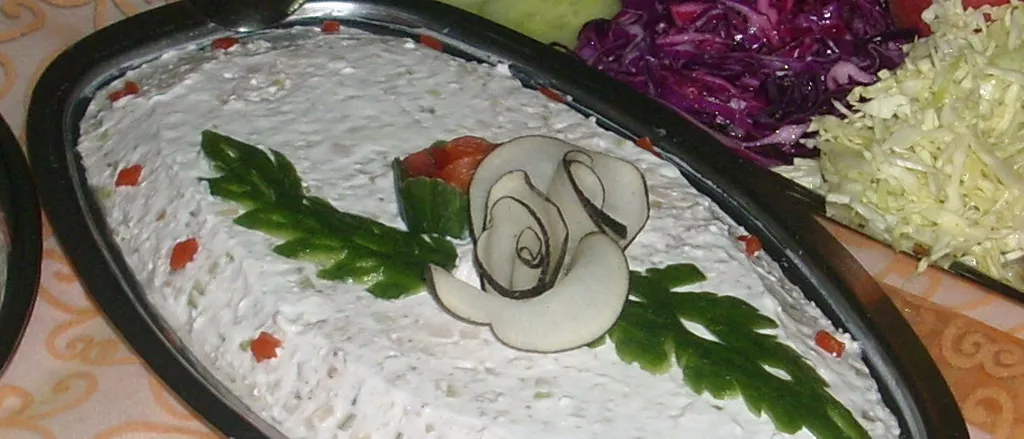 Salata s orasima