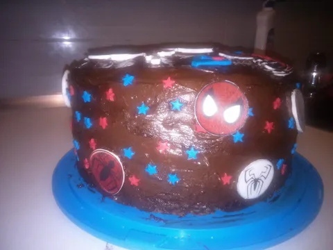 Spiderman torta- cokoladna