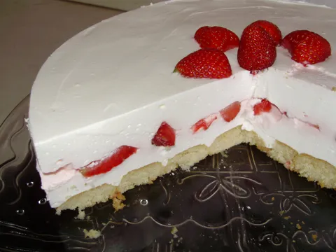 Bijela torta-presjek