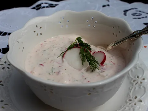 Začinjena jogurt salata sa rotkvicama ( Mooli Raita Salad )