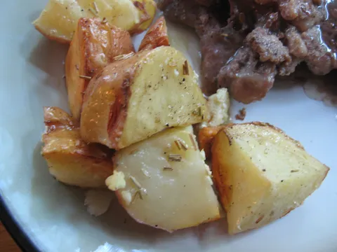 Krompir s Ruzmarinom i Bugarskom Fetom