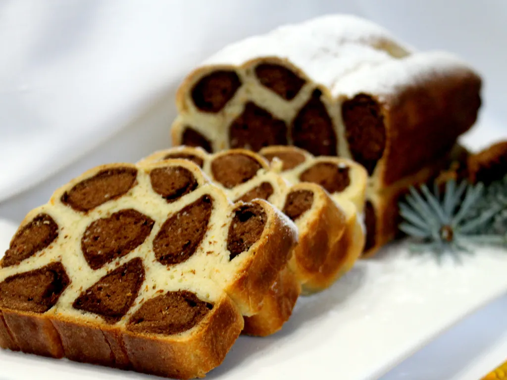 Šareni slatki leopard hleb