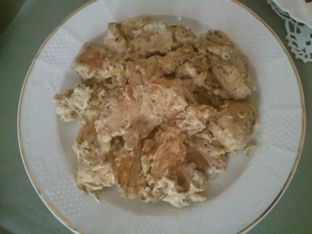 Piletina s gorgonzolom,orasima i suvim sljivama