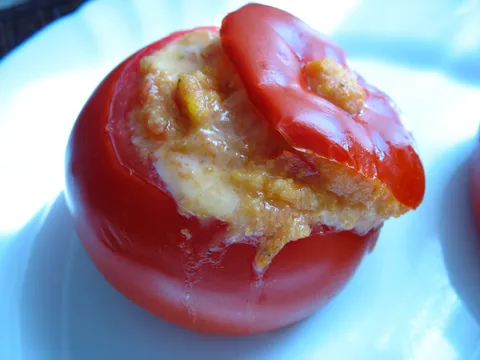 Punjene rajčice sa palentom i sirom