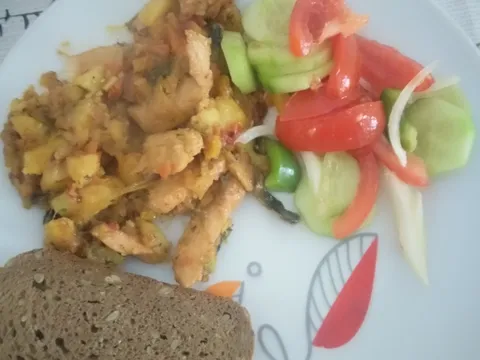 Povrće s krumpirom i piletinom