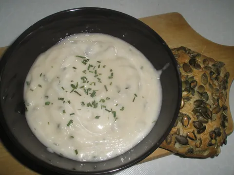 bijela krem juha od graha s ječmenom kašom