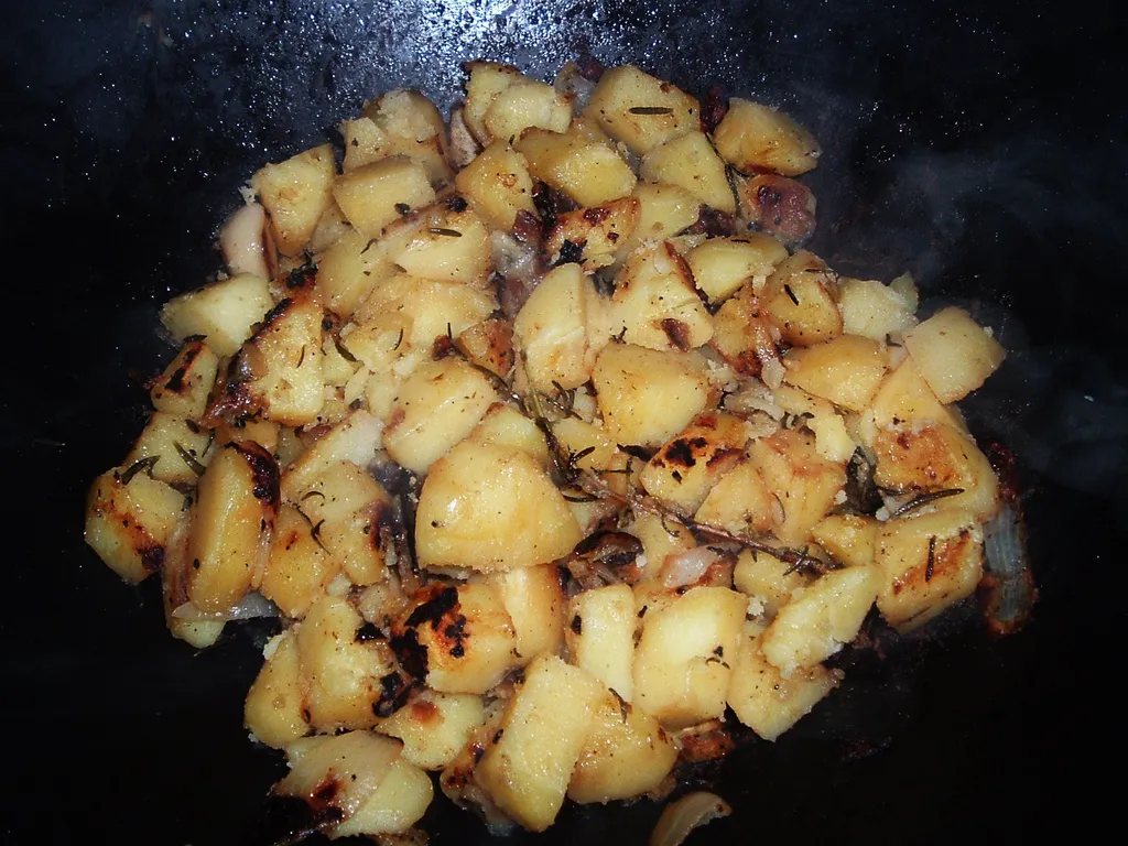 Peceni krumpir u loncu