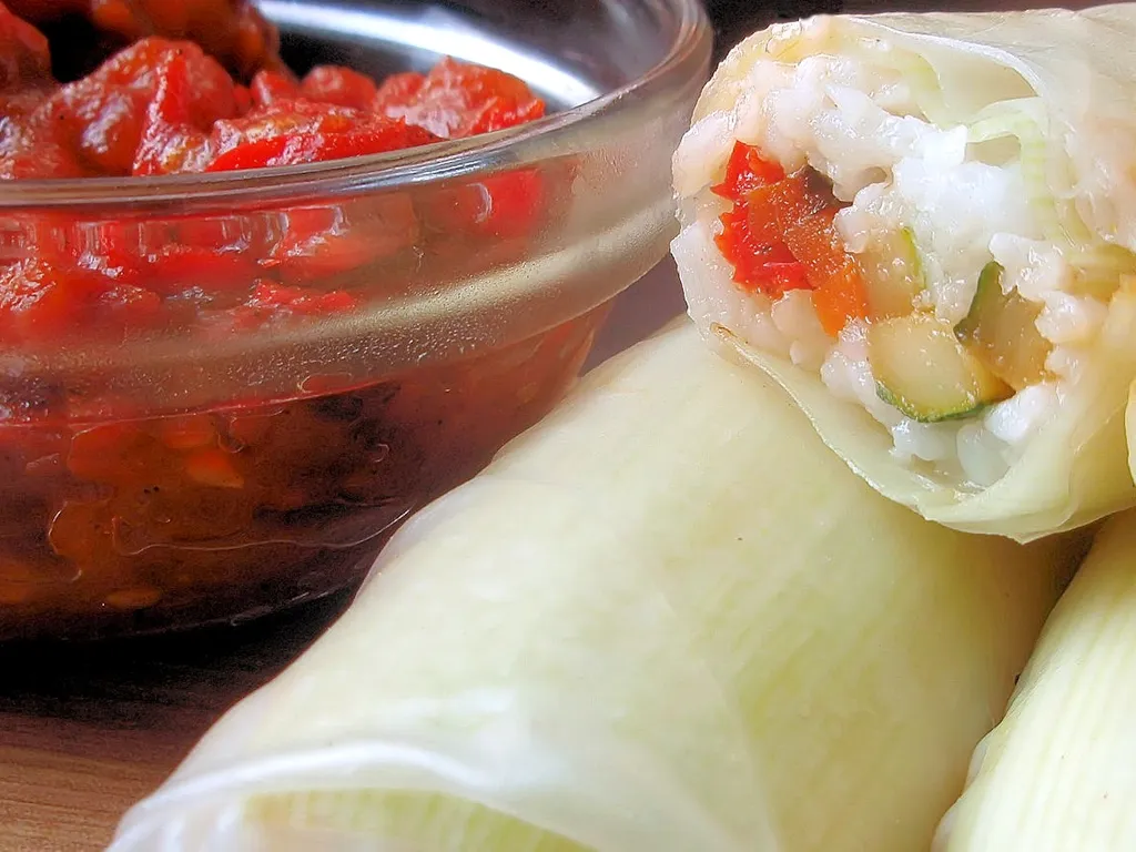 Vegetable rolls &#38; hot sauce