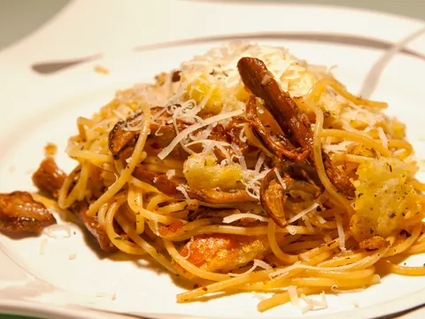 Spaghetti sa suhim vrganjima by Donna Hay