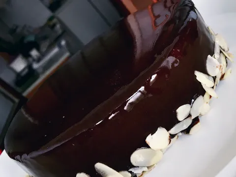 Čokoladna mousse torta
