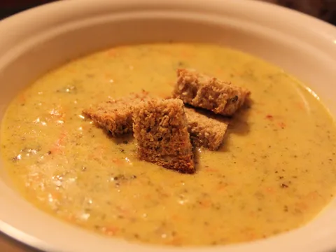 Krem supa od brokulija sa žutim sirom/Cheddar Broccoli Soup