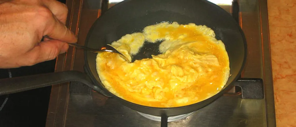 Priprema omleta od jaja