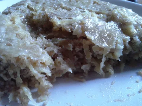 Sočni brzi kolač od jabuka iz mikrovalne