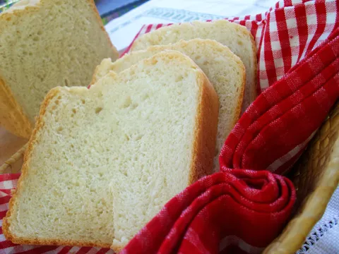 Kruh od bijelog oštrog brašna