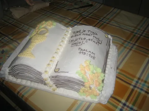 Izrada torte knjiga