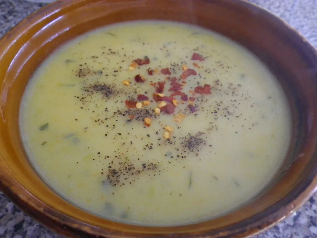 Kremača s komoračem (krem juha s komoračem)