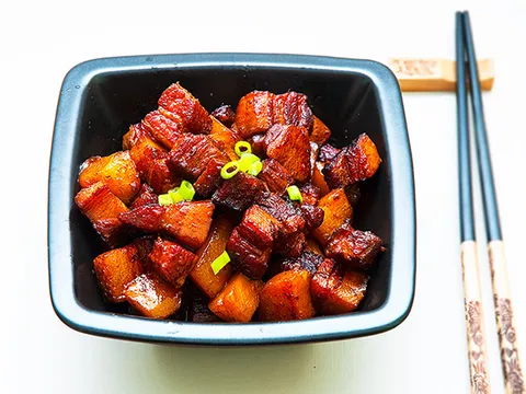 SHANGHAI STICKY PORK BELLY - Kineska slatka svinjetina s krumpirom