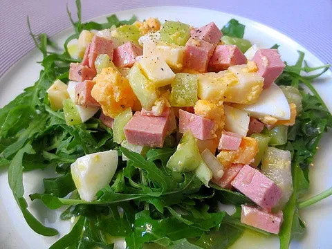 Salata od parizera