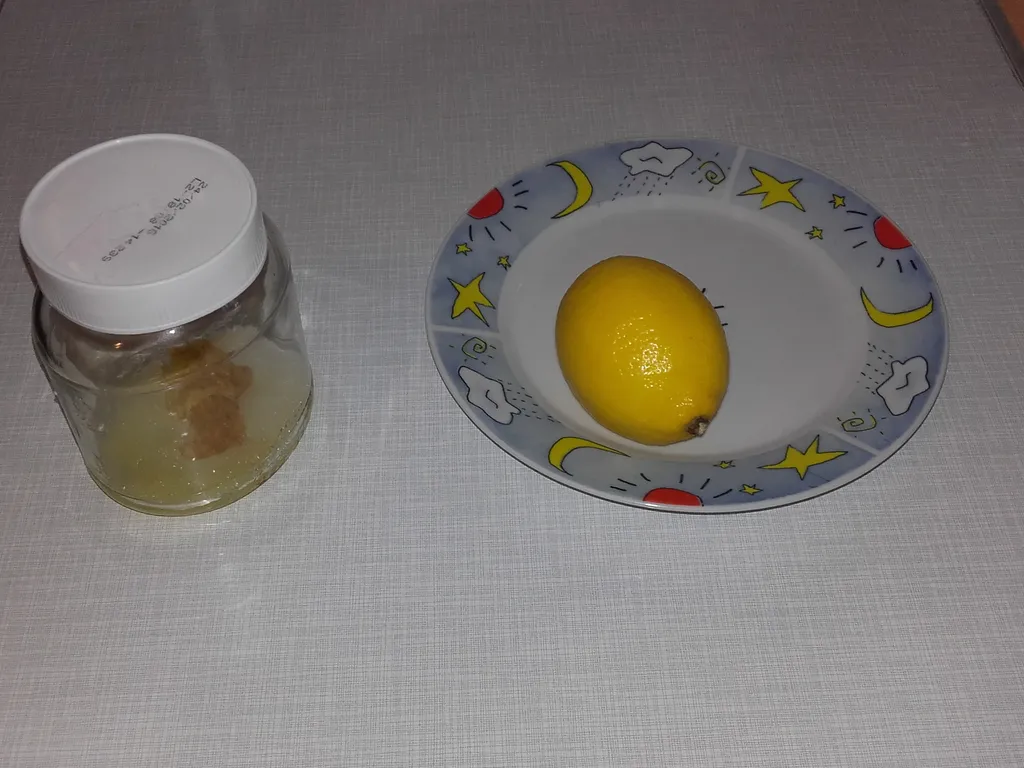 Jednostavno konzerviranje limunove korice