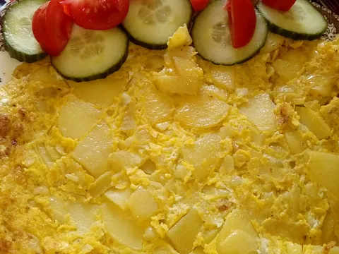 Tortilla Espanola by elune