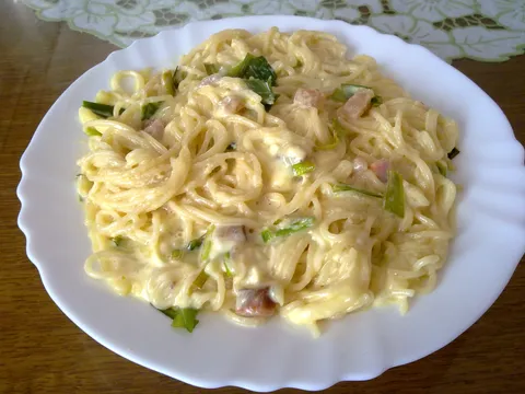 Spaghetti - Carbonara sa porilukom