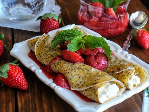 Poppy seed crepes with ricotta filling