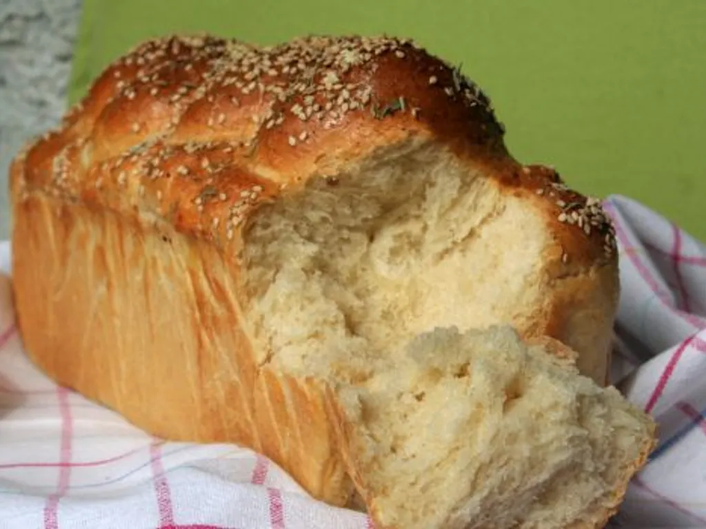 Kruh s parmezanom i maslinovim uljem