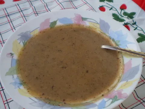 tamna krem juha od cikorije i karfiola