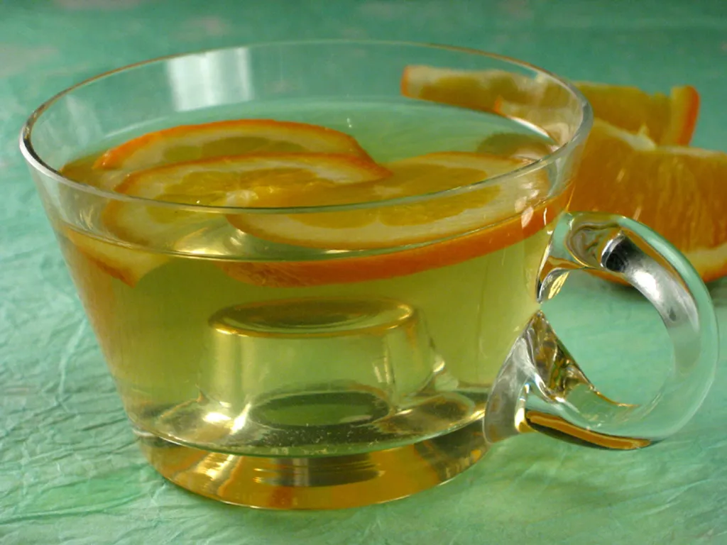 Zeleni čaj s medom i narančom