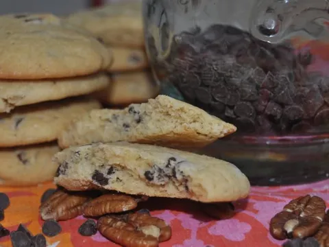 Cookies  sa  komadicima cokolade  i pekan orasima