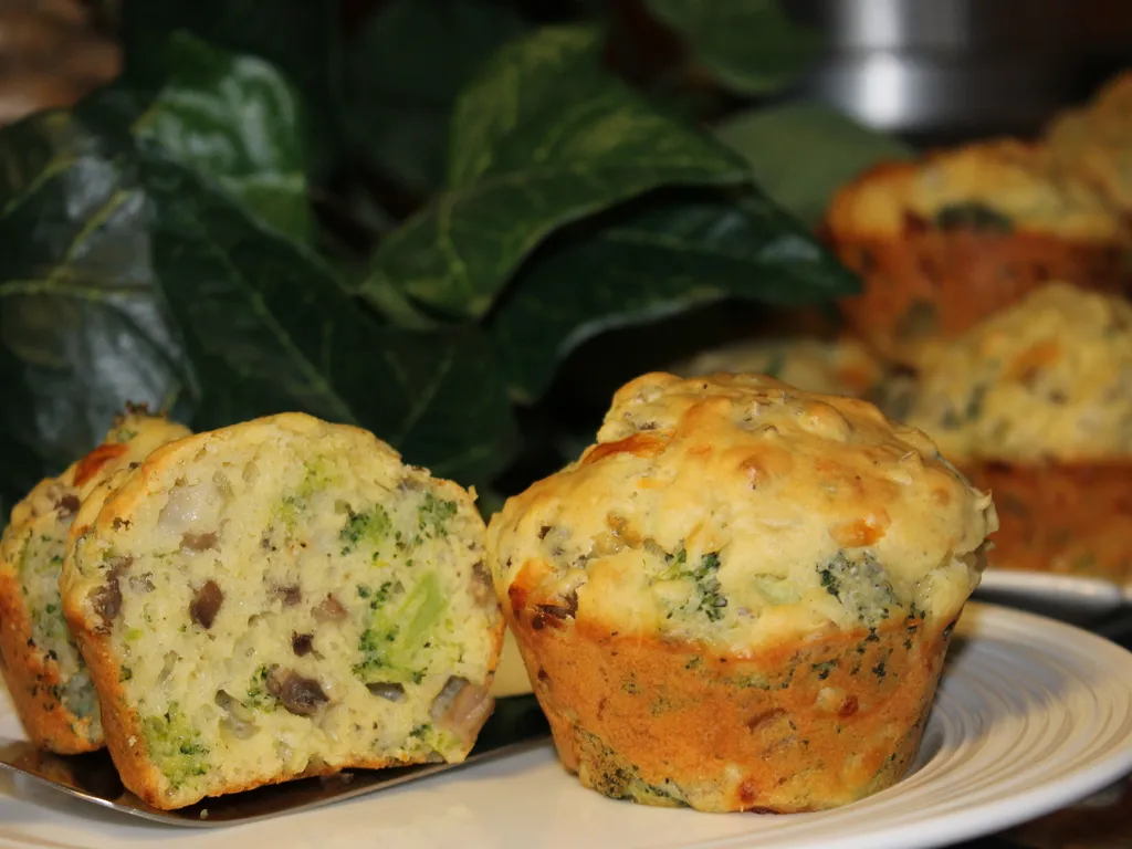 Muffins sa brokolijem i gljivama...