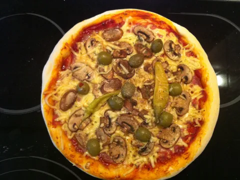 Pizza :))