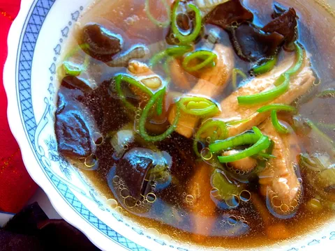Kineska juha od crnih gljiva(wood ear)i piletine