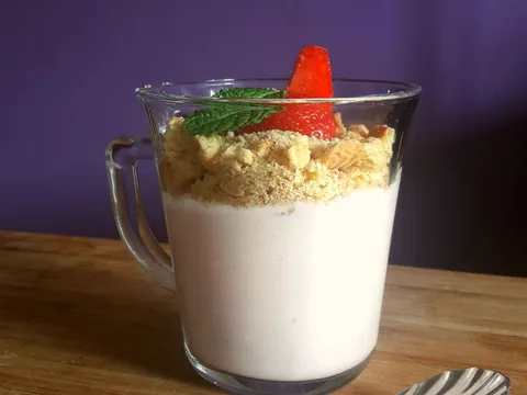 Voćni krem jogurt od jagode