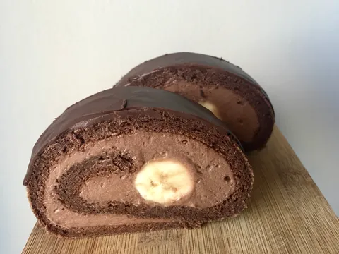Čokoladna rolada s bananama