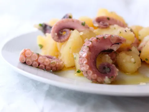 Salata od hobotnice i krumpira