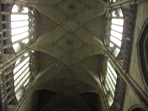 strop u katedrali-nebeski svod