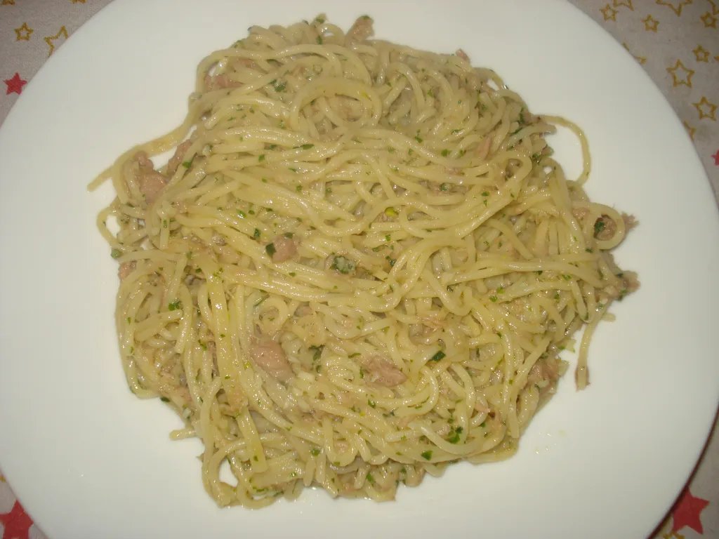 špageti sa tunjevinom