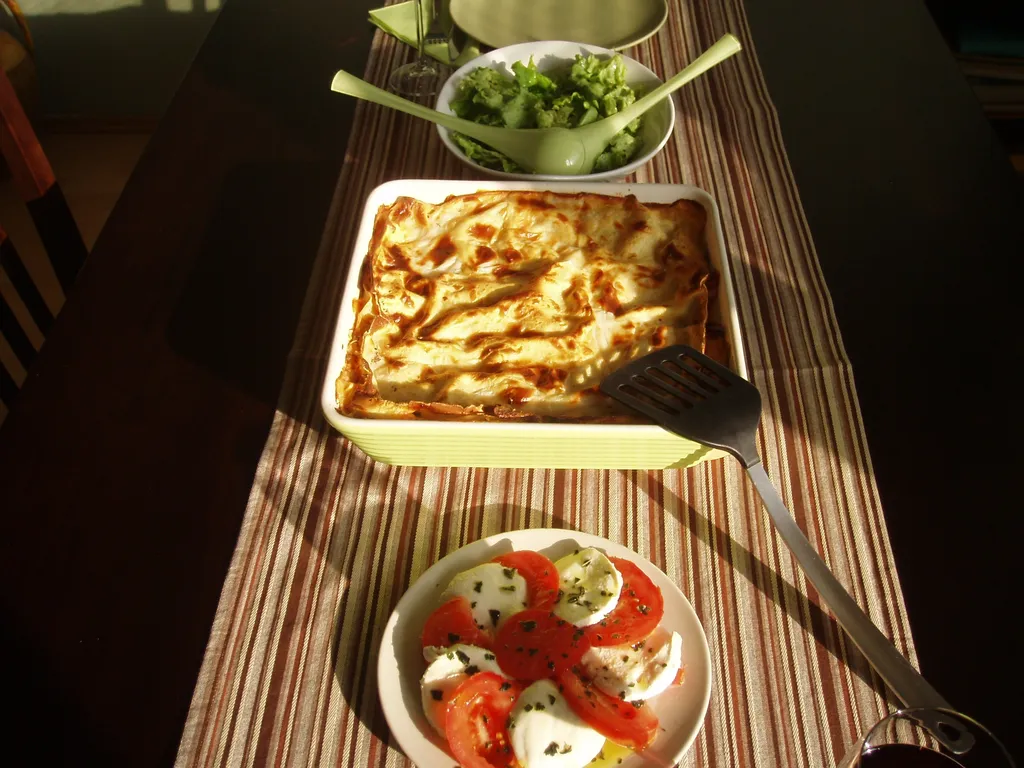 Talijanski ručak &#8211; insalata caprese i lasagne alla bolognese