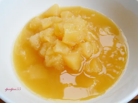 Kompot od tikvica u soku od ananasa
