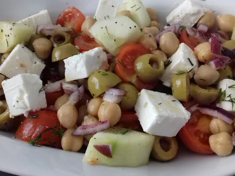 Grčka salata sa slanutkom by DaSilva