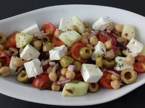 Grčka salata sa slanutkom by DaSilva