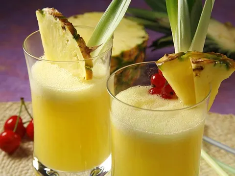 Ananas u čaši