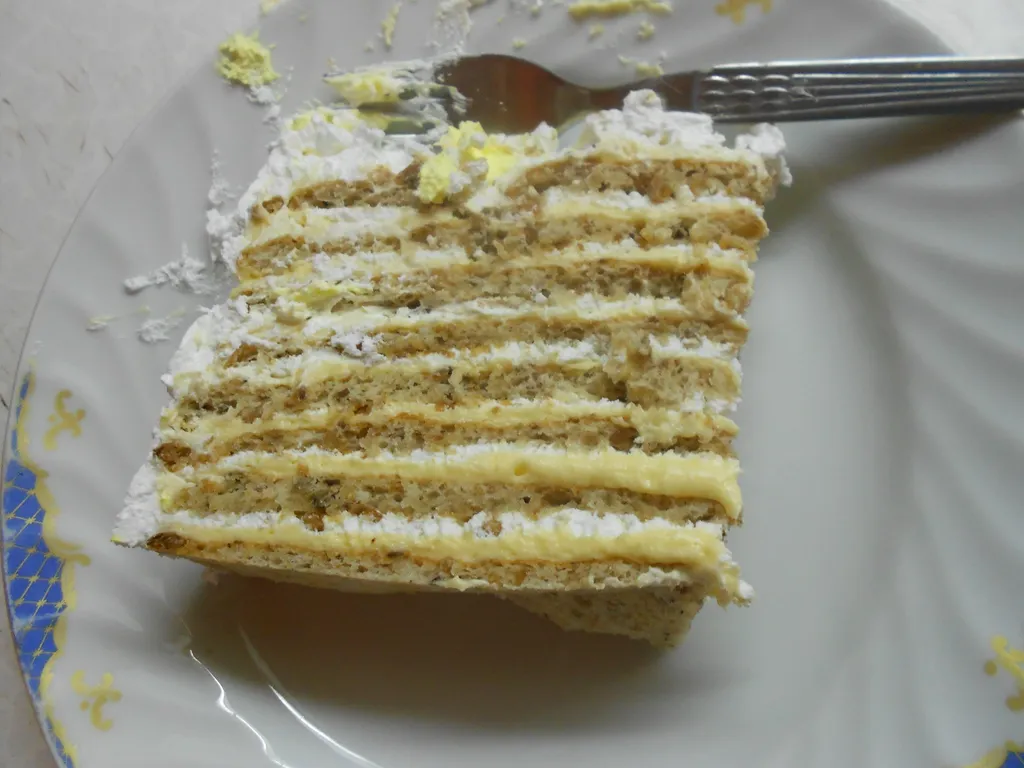 Bela torta od lešnika