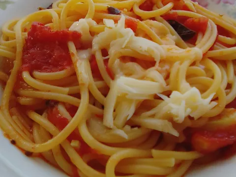 lipota.......Spaghetti crudi   ..Zoilo