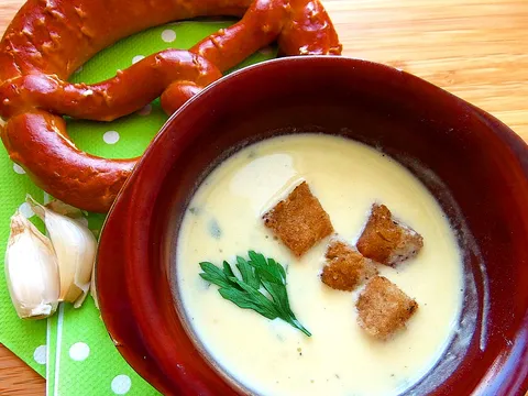 Knoblauchsuppe/njemačka krem juha od češnjaka